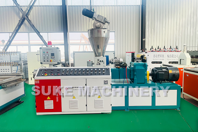 擠出機.jpg 擠出機.jpg